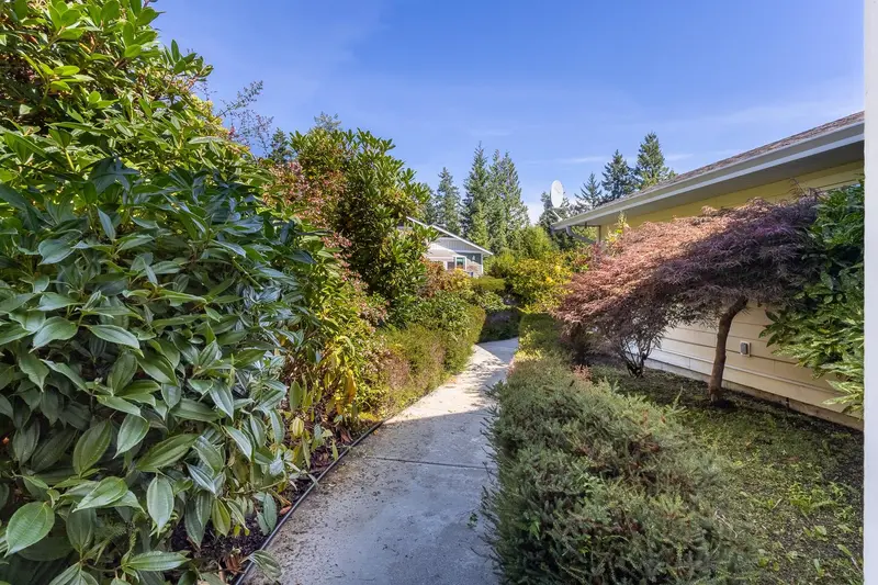 23 12710 LAGOON ROAD - photo 3 of 25