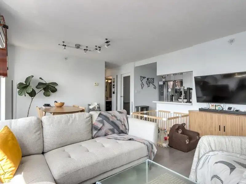 1708 198 AQUARIUS MEWS - photo 4 of 25