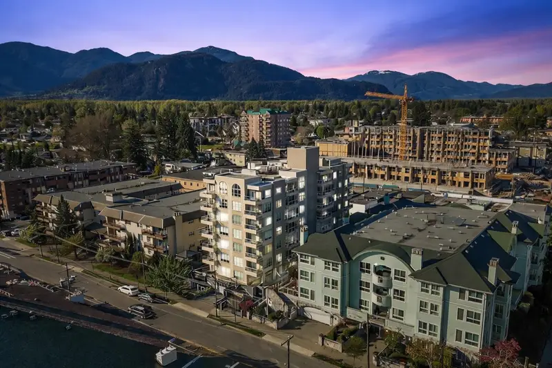 602 45765 SPADINA AVENUE - photo 2 of 25