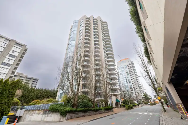 1506 739 PRINCESS STREET - photo 1 of 30
