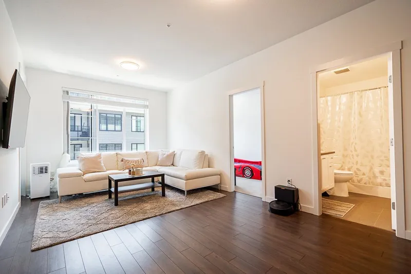 407 15815 85 AVENUE - photo 2 of 25