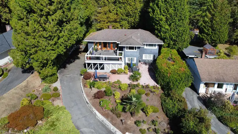 1249 NEPAL CRESCENT - photo 2 of 36