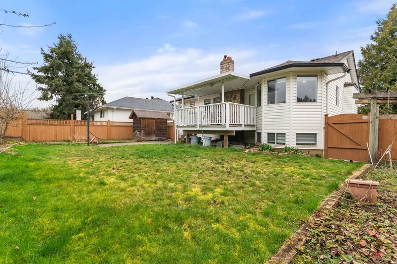 32110 ROGERS AVENUE - photo 4 of 25