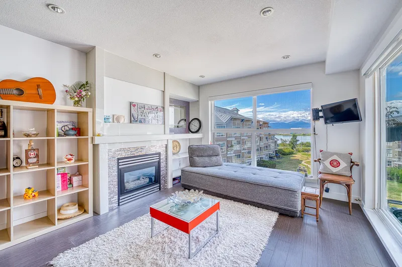 426 5880 DOVER CRESCENT - photo 2 of 25