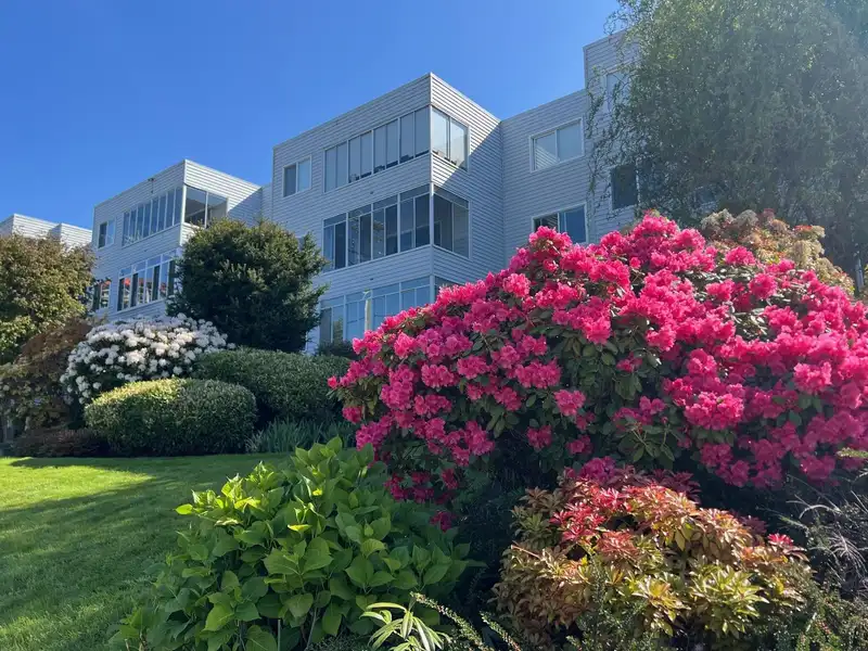 303 1354 WINTER STREET - photo 1 of 8