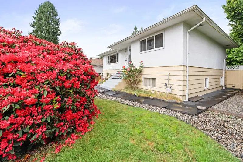 627 HARRISON AVENUE - photo 2 of 39