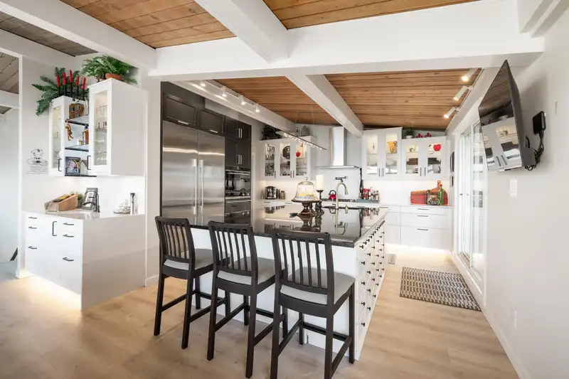195 KELVIN GROVE WAY - photo 4 of 32