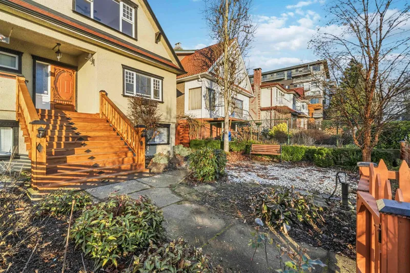 621 E 23RD AVENUE - photo 2 of 25