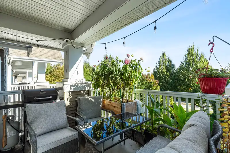 415 20750 DUNCAN WAY - photo 2 of 40