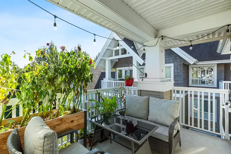 415 20750 DUNCAN WAY - photo 4 of 40