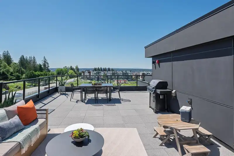 39 20335 70A AVENUE - photo 2 of 16