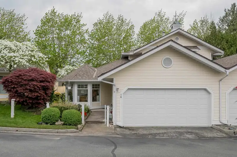 16 21138 88 AVENUE - photo 2 of 40