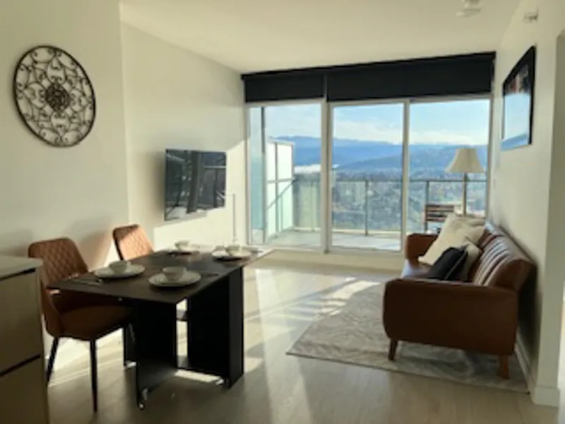 4705 4880 LOUGHEED HIGHWAY - photo 4 of 9