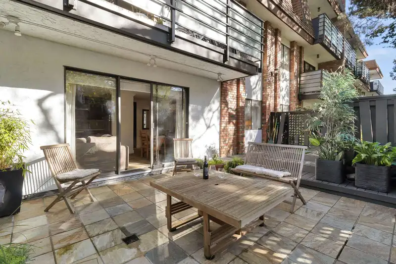 110 1933 W 5TH AVENUE - photo 3 of 15