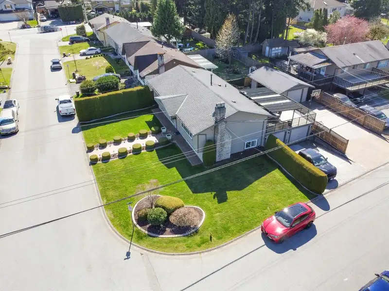 8431 118A STREET - photo 4 of 40