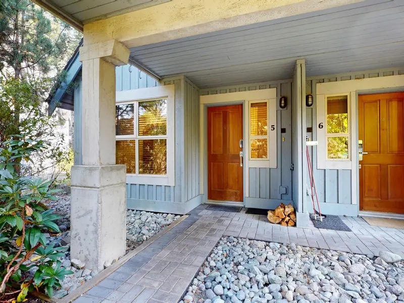 5 4661 BLACKCOMB WAY - photo 2 of 13