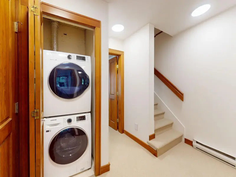 5 4661 BLACKCOMB WAY - photo 4 of 13