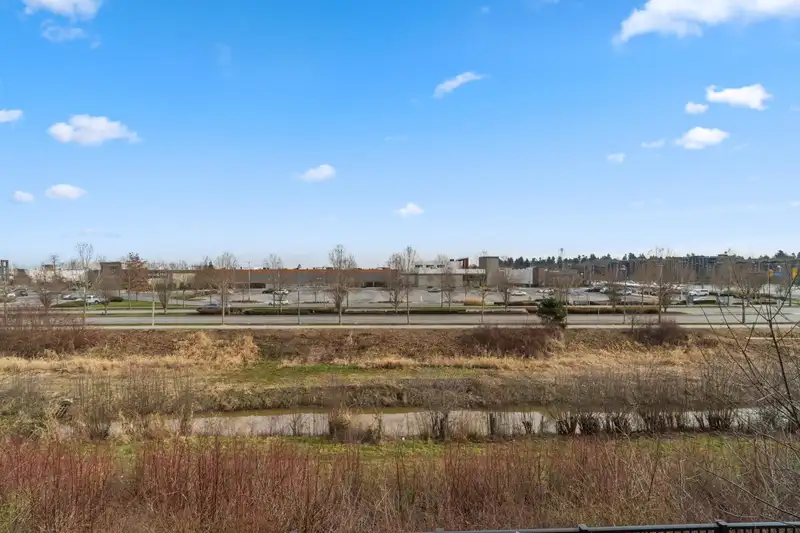 228 1792 STARLING DRIVE - photo 2 of 26
