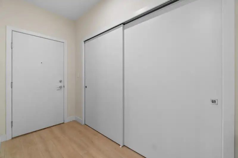 228 1792 STARLING DRIVE - photo 4 of 26