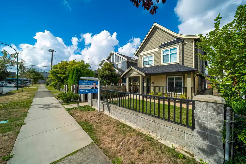 6447 BEATRICE STREET - photo 3 of 20