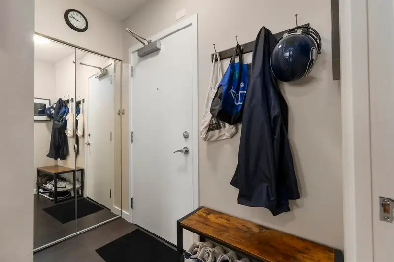 305 138 W 1ST AVENUE - photo 2 of 34