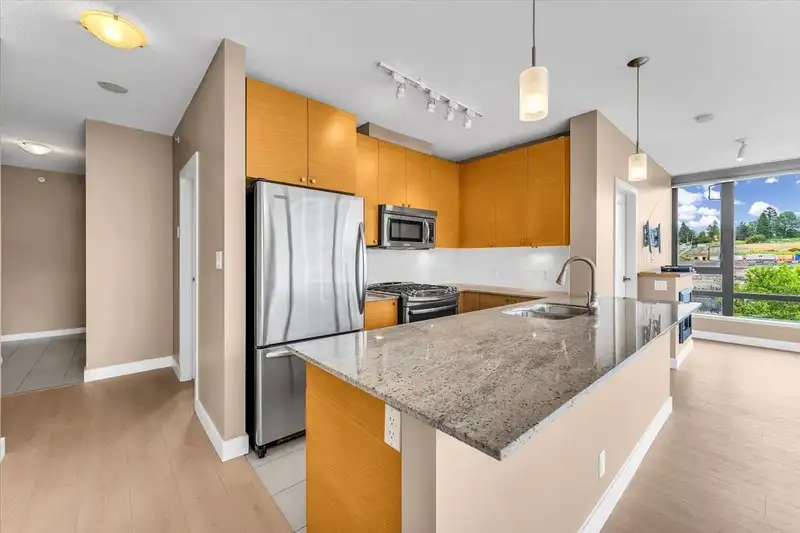 702 110 BREW STREET - photo 4 of 27