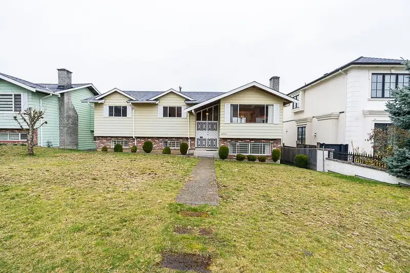 4755 HARLEY COURT - photo 1 of 37