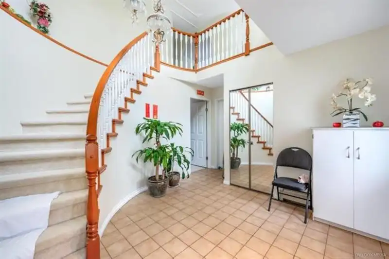 2468 UPLAND DRIVE - photo 2 of 26