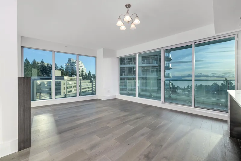 604 1501 FOSTER STREET - photo 3 of 25