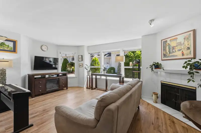6 19236 119 AVENUE - photo 3 of 40