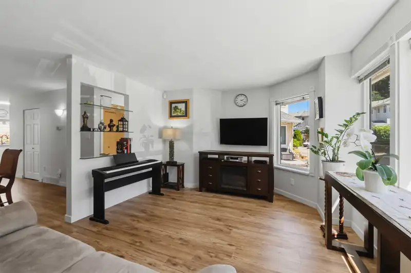6 19236 119 AVENUE - photo 4 of 40