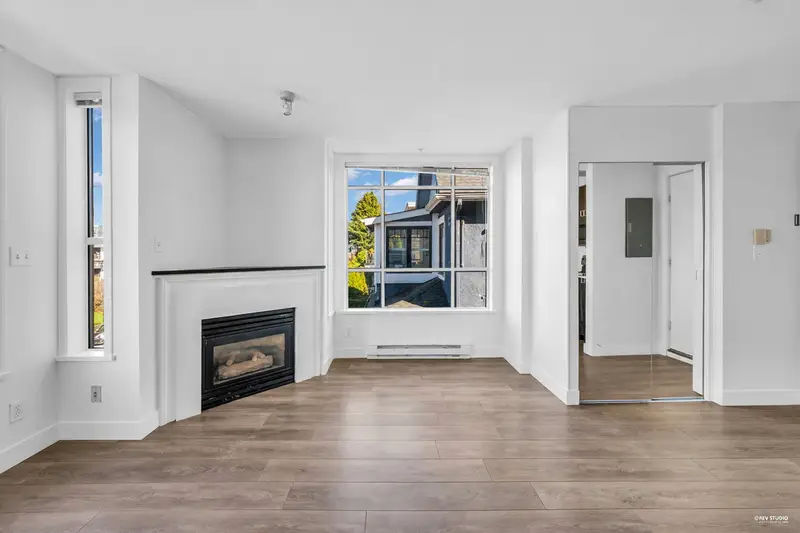 206 2190 W 5TH AVENUE - photo 3 of 17