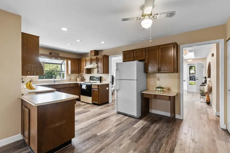 1942 155 STREET - photo 4 of 36