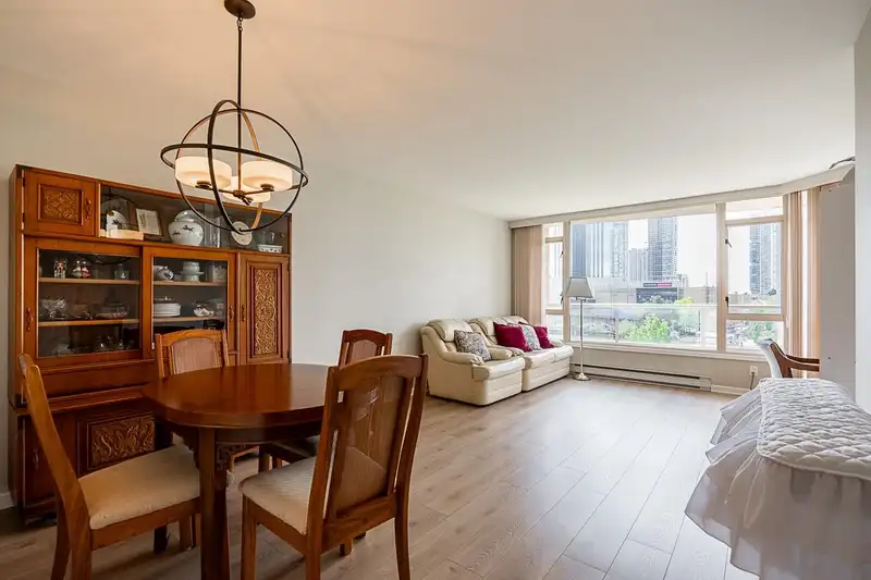704 4657 HAZEL STREET - photo 2 of 28