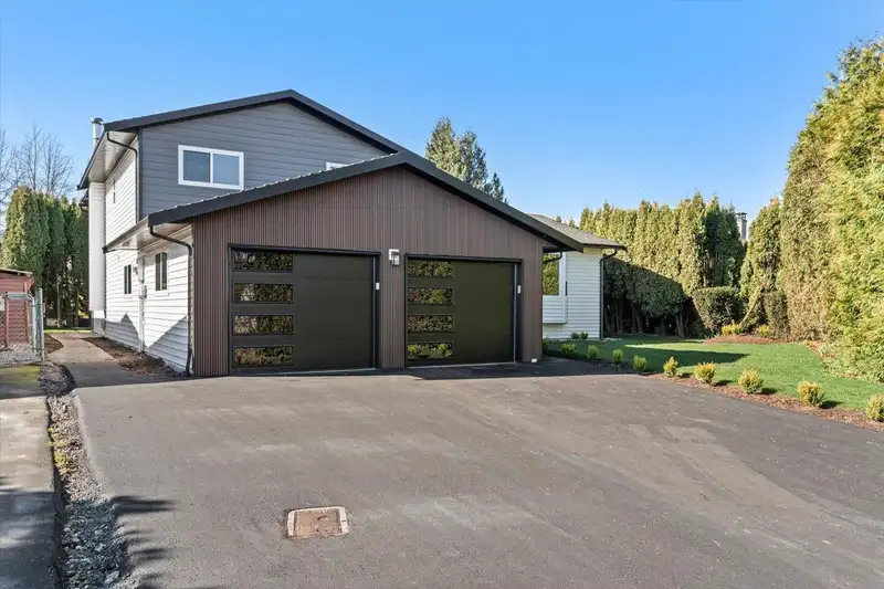 6425 SWANSON STREET - photo 4 of 40