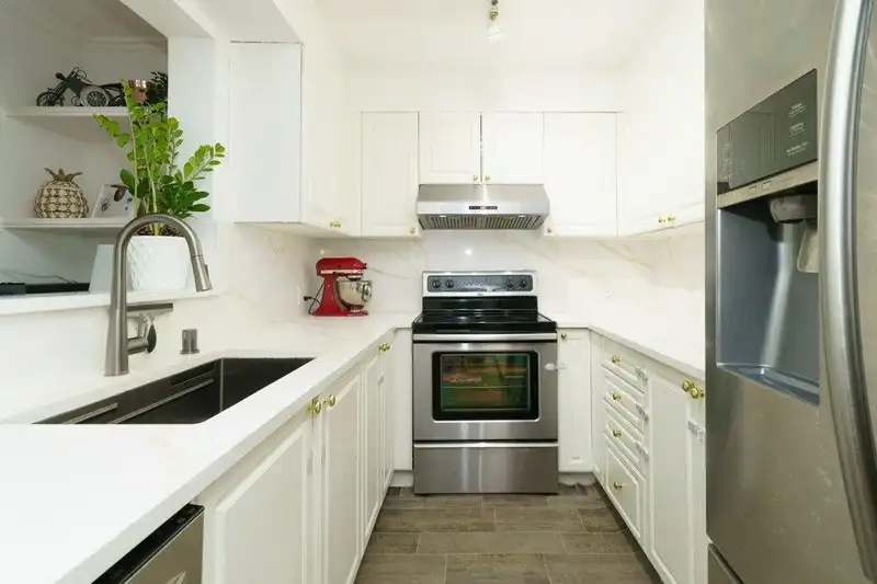 106 15258 105 AVENUE - photo 3 of 20