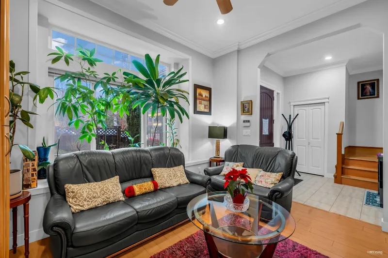 312 STRAND AVENUE - photo 2 of 25