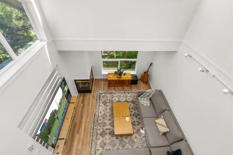 PH1 3770 THURSTON STREET - photo 2 of 33