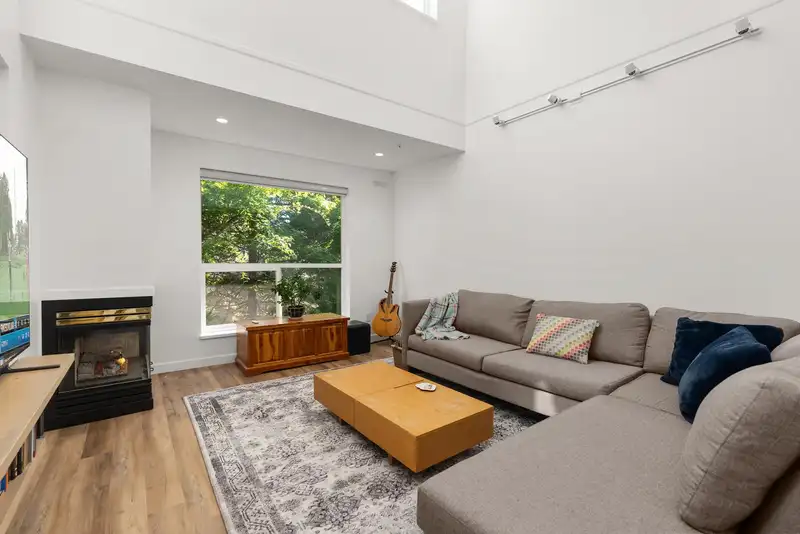 PH1 3770 THURSTON STREET - photo 3 of 33