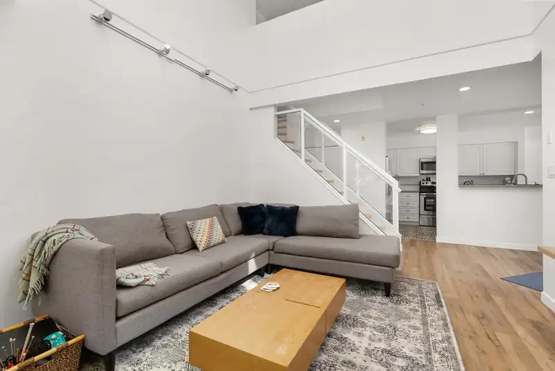 PH1 3770 THURSTON STREET - photo 4 of 33