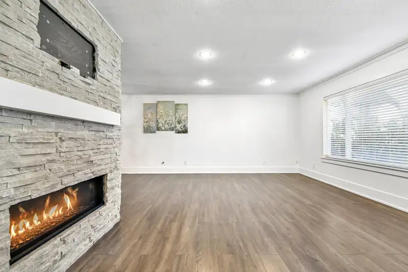 2084 WILEROSE STREET - photo 3 of 35
