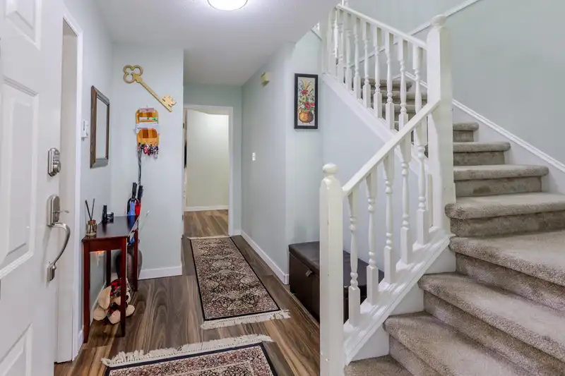 21073 93 AVENUE - photo 3 of 40