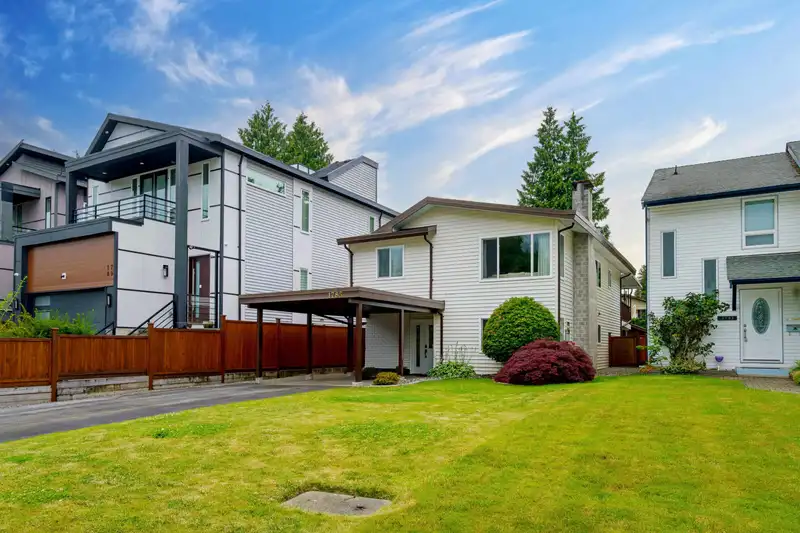 1785 SUFFOLK AVENUE - photo 1 of 30