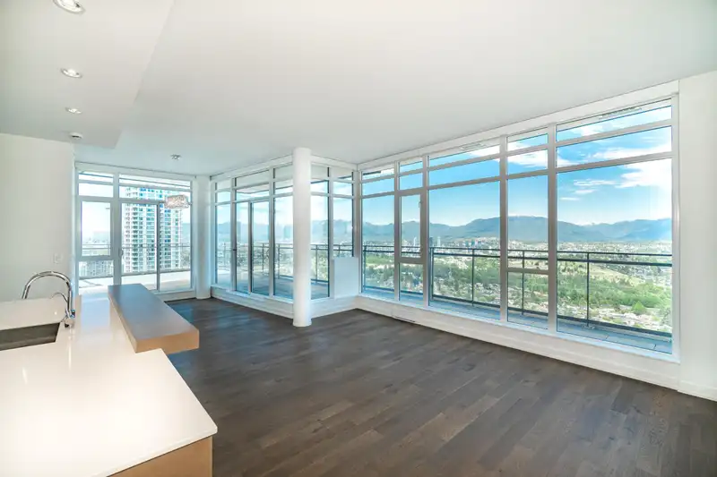 3802 4688 KINGSWAY - photo 4 of 33