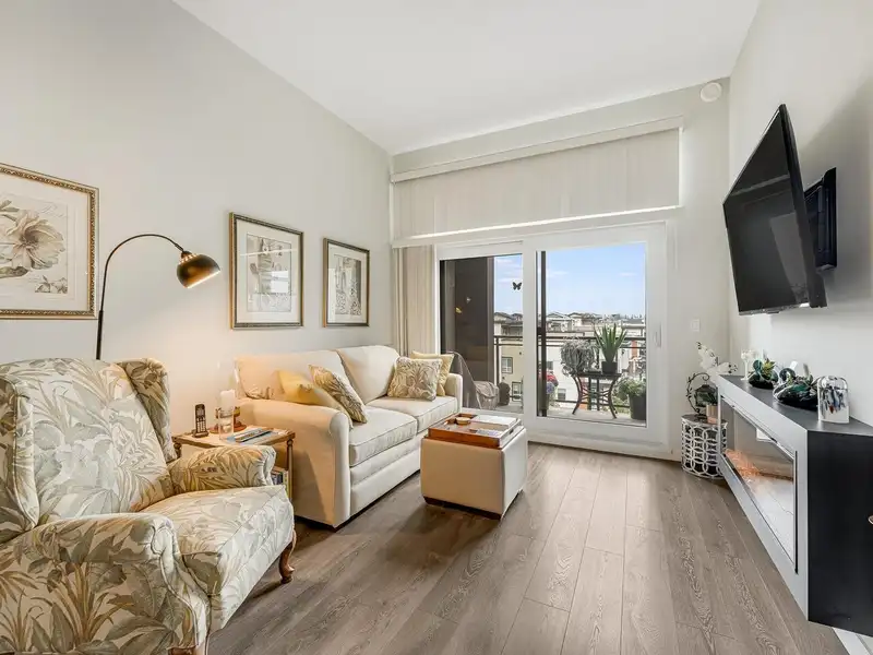 513 20829 77A AVENUE - photo 2 of 31