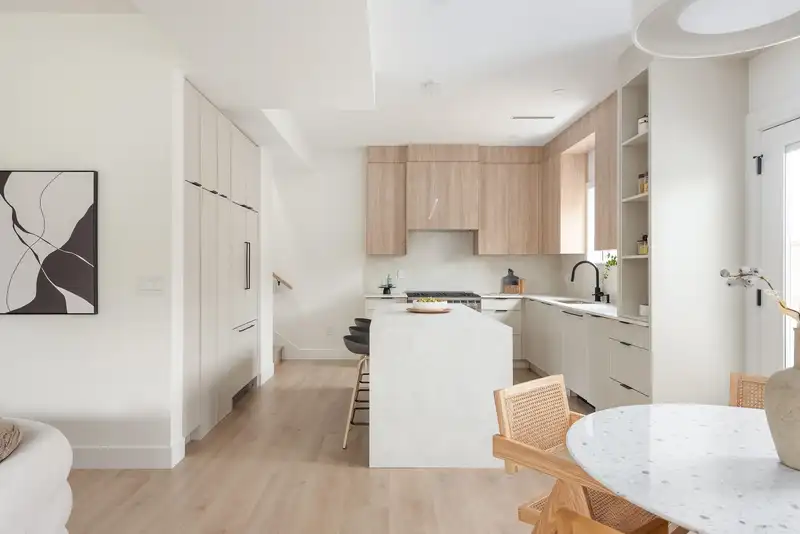 101 1132 MADORE AVENUE - photo 3 of 25
