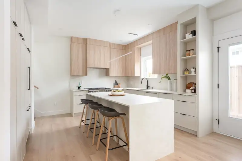 101 1132 MADORE AVENUE - photo 4 of 25