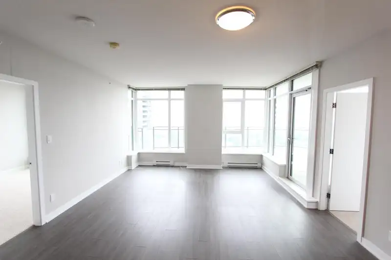 2701 4900 LENNOX LANE - photo 2 of 20