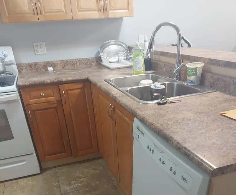 107 6960 120 STREET - photo 3 of 8