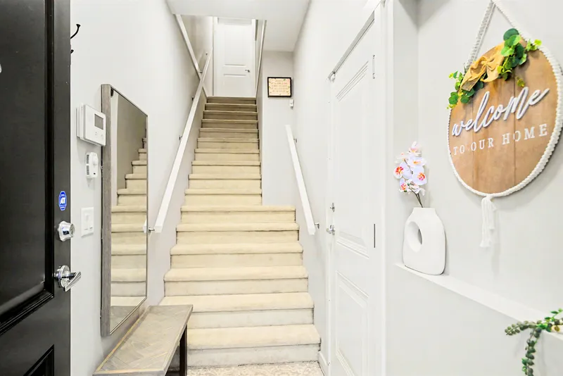 8 14888 62 AVENUE - photo 4 of 24